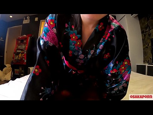 ❤️ Vajza e re cosplay pëlqen seksin deri në orgazmë me një shiringë në një kalorës dhe një blowjob. Vajzë aziatike me pidhi leshtore dhe cica të bukura me kostum tradicional japonez në video amatore që tregon masturbim me lodra qij. Sakura 3 OSAKAPORN. ️❌ Porno vk në sq.bsglass.ru ❤